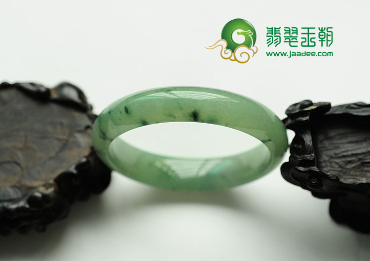 糯冰种飘花缅甸翡翠手镯(57.9mm)