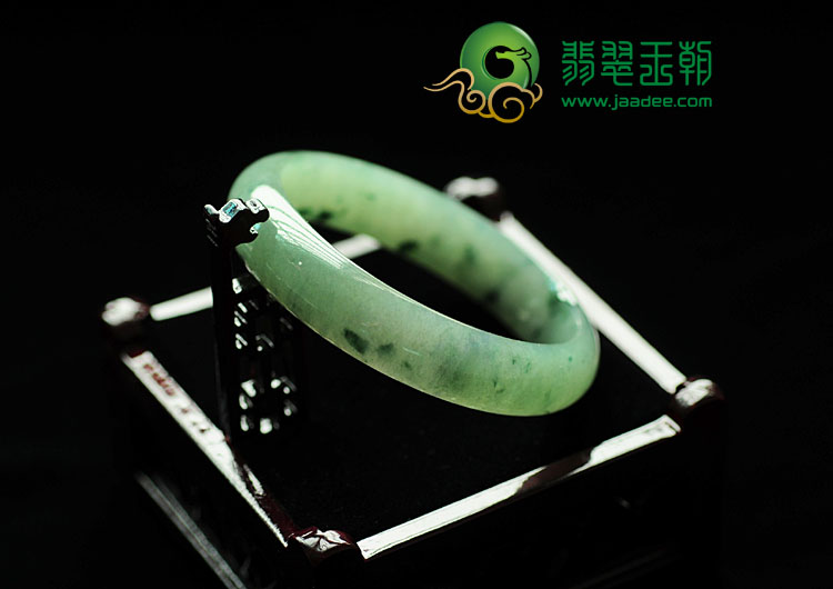 糯冰种飘花缅甸翡翠手镯(57.9mm)