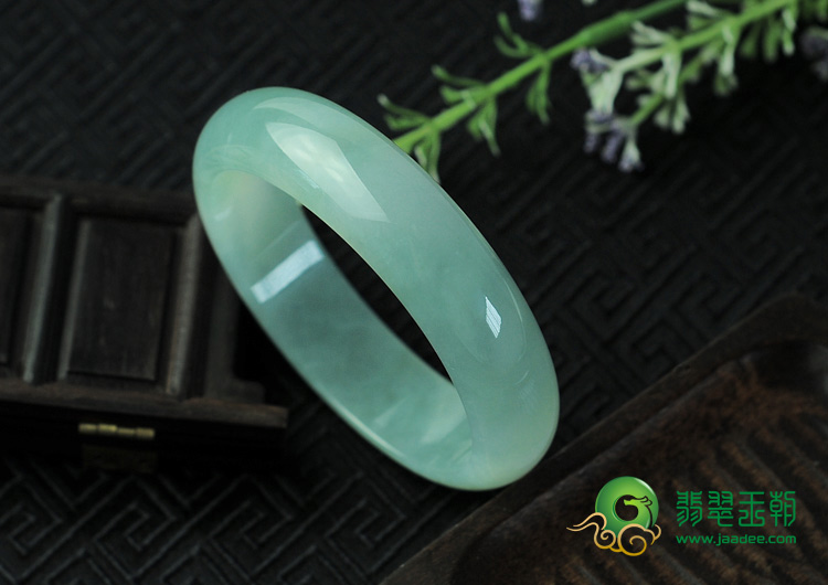 冰种晴水缅甸翡翠手镯（57.9mm）