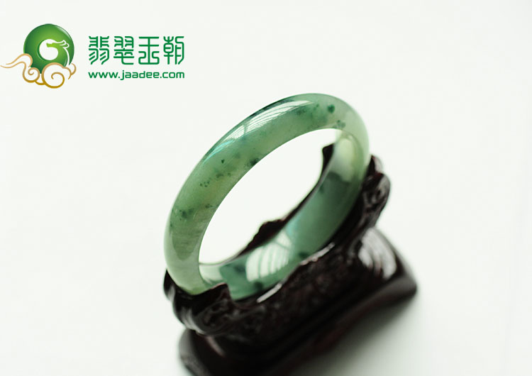 糯冰种飘花缅甸翡翠手镯(57.9mm)