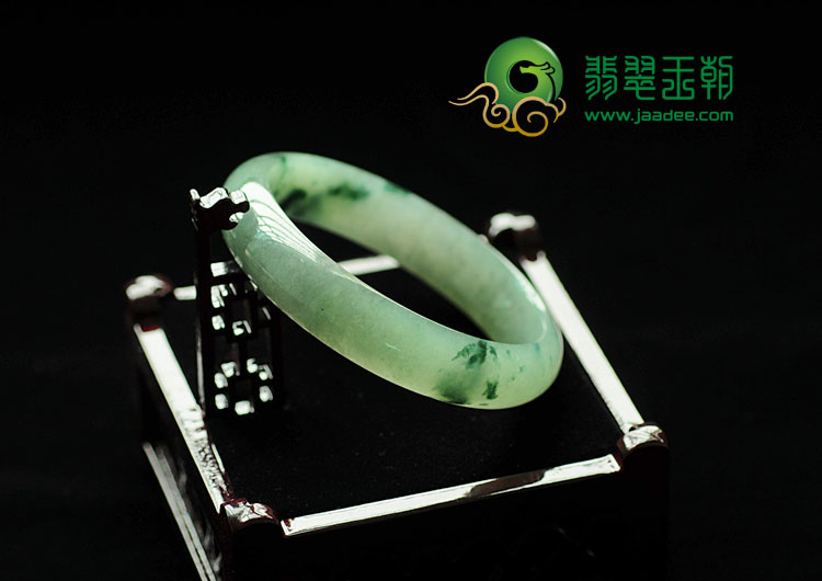 糯冰种飘花缅甸翡翠手镯(57.9mm)