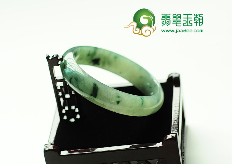 糯冰种飘花缅甸翡翠手镯(57.4mm)