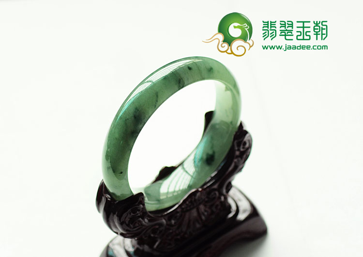 糯冰种飘花缅甸翡翠手镯(57.4mm)