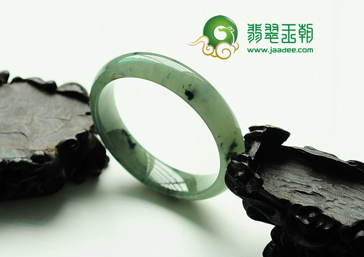 糯冰种飘花缅甸翡翠手镯(57.4mm)
