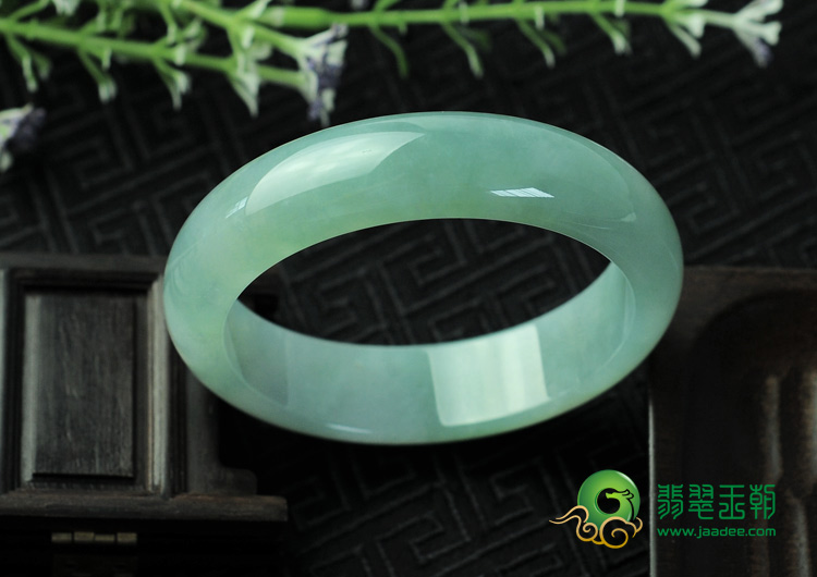 冰种晴水缅甸翡翠手镯（56.3mm）
