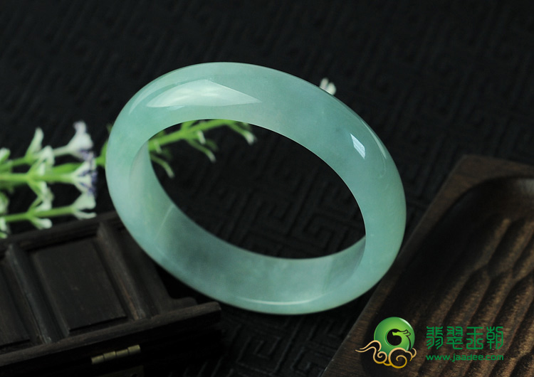 冰种晴水缅甸翡翠手镯（58.1mm）