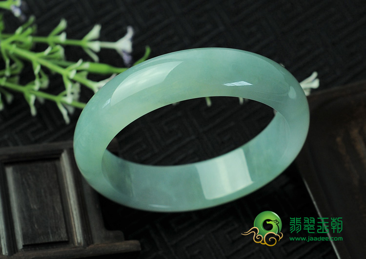 冰种晴水缅甸翡翠手镯（58.1mm）