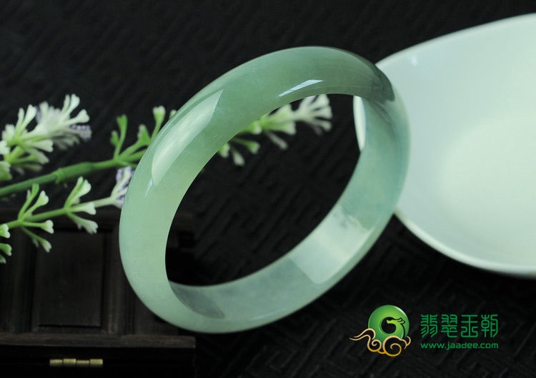 冰种晴水飘花缅甸翡翠手镯（62mm）