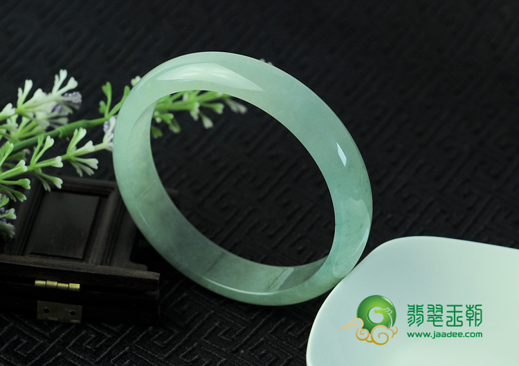 冰种晴水飘花缅甸翡翠手镯（62mm）