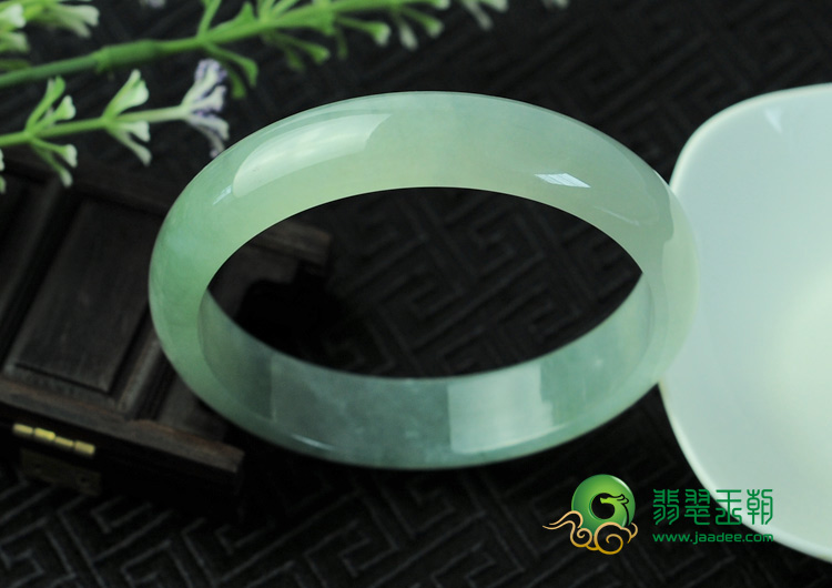 冰种晴水飘花缅甸翡翠手镯（62mm）