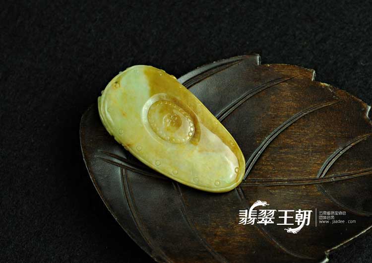 细糯种黄加绿缅甸翡翠龙凤挂件