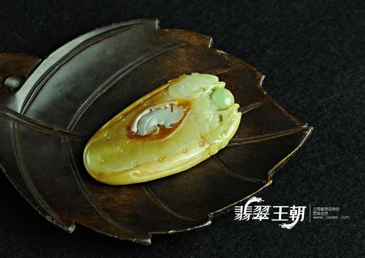 细糯种黄加绿缅甸翡翠龙凤挂件