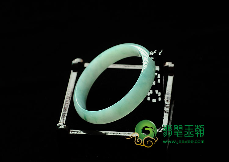 糯冰种飘花缅甸翡翠手镯(59.4mm)