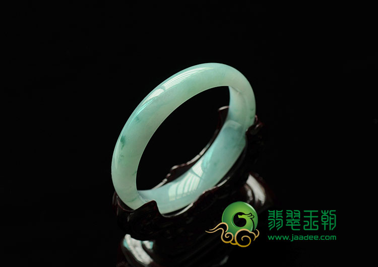 糯冰种飘花缅甸翡翠手镯(59.4mm)