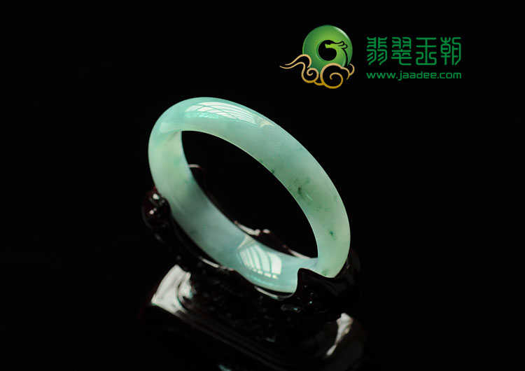 糯冰种飘花缅甸翡翠手镯(59.4mm)