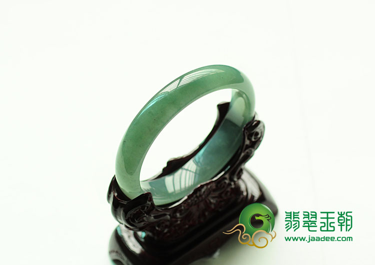 糯冰种油青缅甸翡翠手镯(57.7mm)
