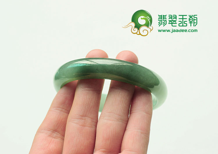 糯冰种油青缅甸翡翠手镯(57.7mm)