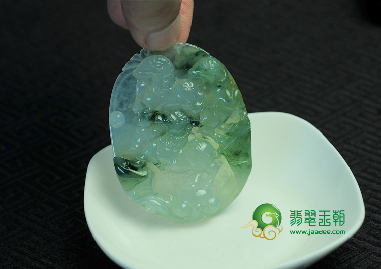 冰种飘花缅甸翡翠三羊开泰挂件