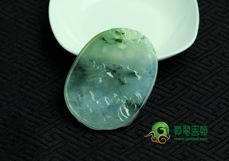 冰种飘花缅甸翡翠三羊开泰挂件