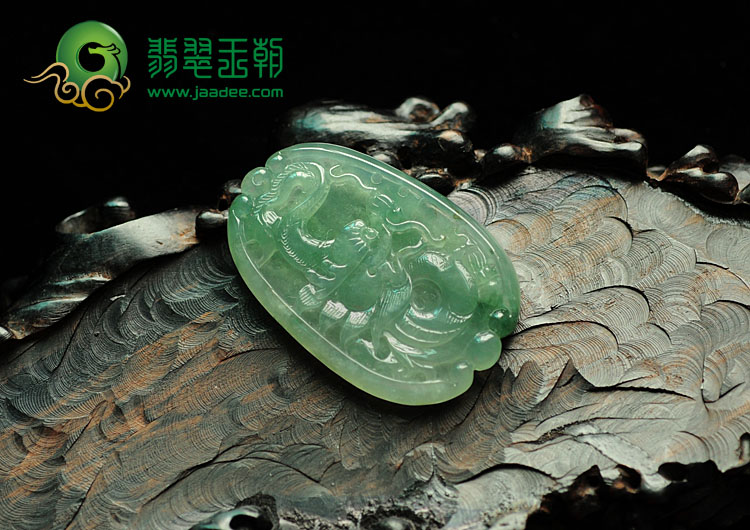 冰种飘花缅甸翡翠龙牌挂件