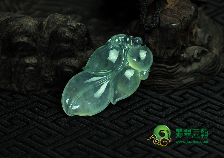 冰种飘花缅甸翡翠叶子挂件