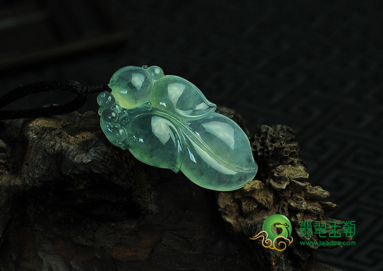 冰种飘花缅甸翡翠叶子挂件