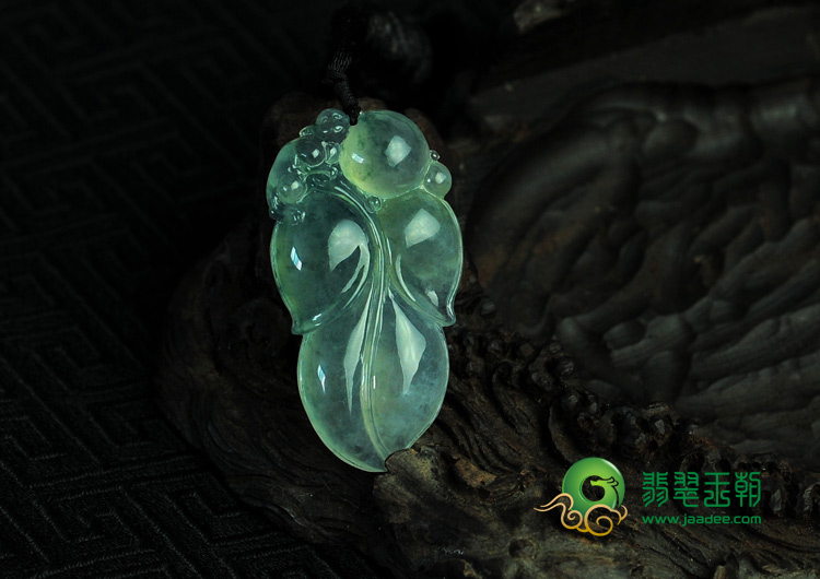 冰种飘花缅甸翡翠叶子挂件