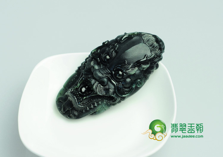 冰种墨翠缅甸翡翠龙头挂件