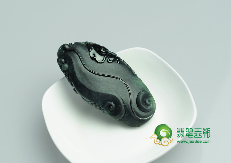 冰种墨翠缅甸翡翠龙头挂件