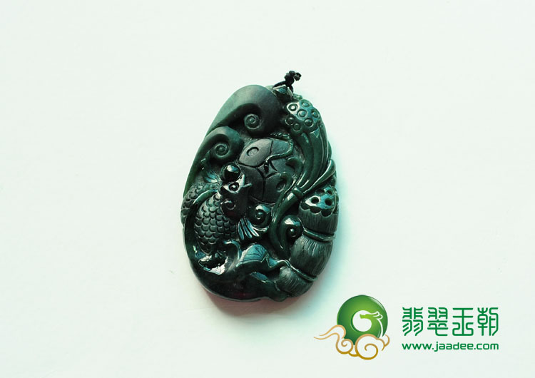 细糯种墨翠缅甸翡翠年年有余挂件