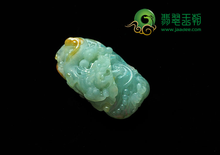 冰种晴水略带黄翡缅甸翡翠龙头挂件