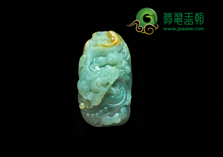 冰种晴水略带黄翡缅甸翡翠龙头挂件