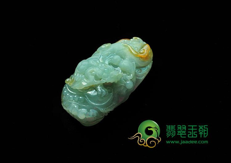冰种晴水略带黄翡缅甸翡翠龙头挂件