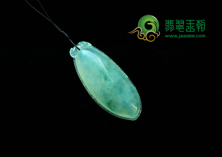 冰种飘花缅甸翡翠水滴挂件