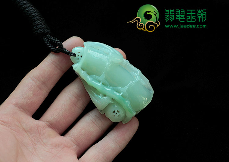 糯冰种晴水缅甸翡翠节节高挂件