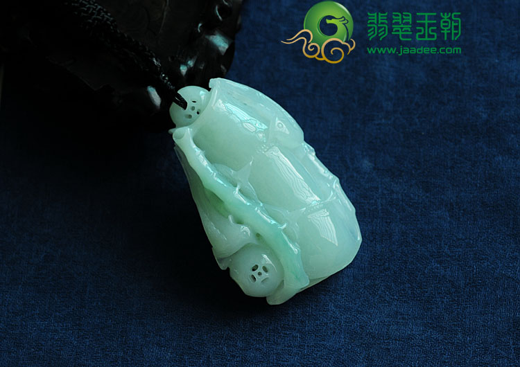糯冰种晴水缅甸翡翠节节高挂件
