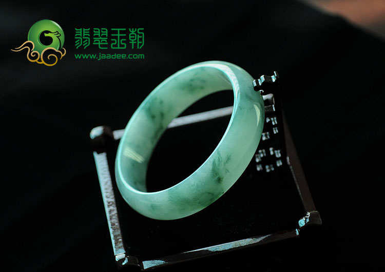 糯冰种飘花缅甸翡翠手镯(59.3mm)