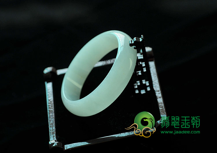 糯冰种晴水缅甸翡翠手镯(55.4mm)