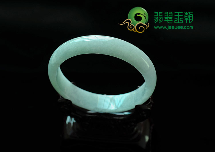 糯冰种晴水缅甸翡翠手镯(69.1mm)