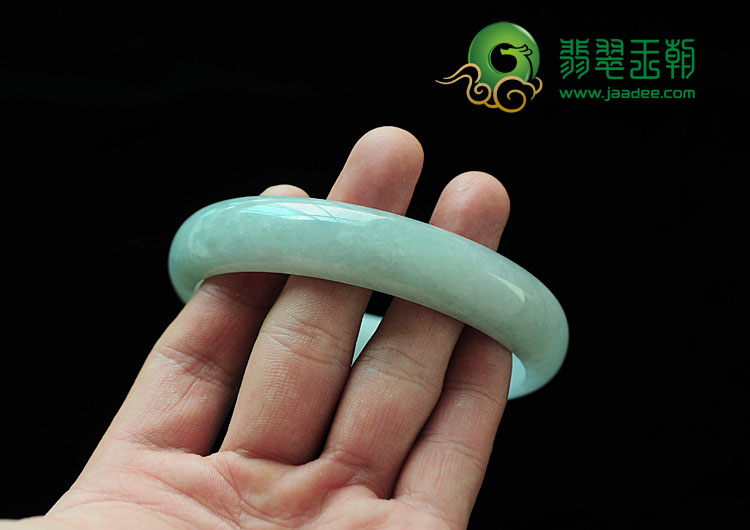 糯冰种晴水缅甸翡翠手镯(69.1mm)