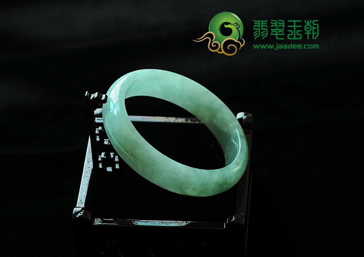 糯冰种蓝晴水缅甸翡翠手镯(63.2mm)