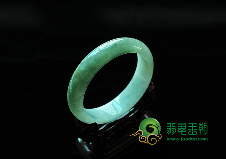 糯冰种蓝晴水缅甸翡翠手镯(63.2mm)