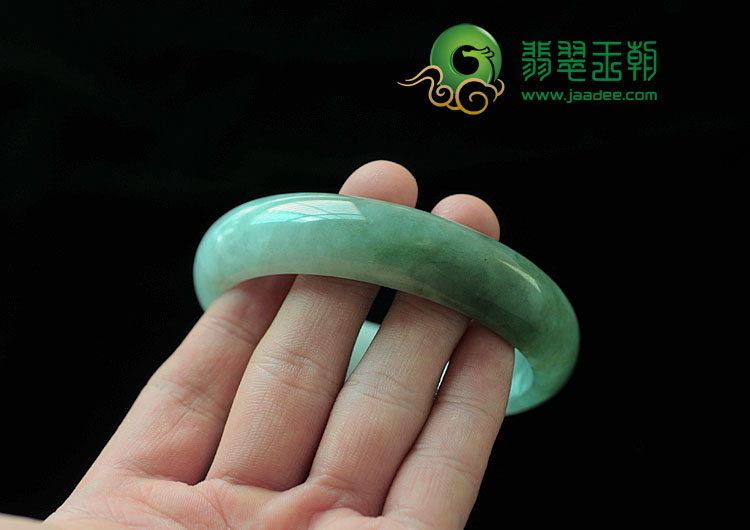 糯冰种蓝晴水缅甸翡翠手镯(63.2mm)