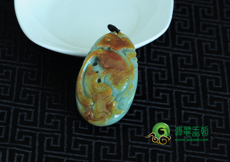糯冰种褐黄翡缅甸翡翠年年有余挂件