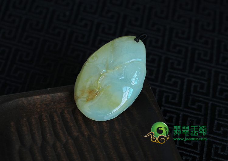 糯冰种黄翡缅甸翡翠年年有余挂件