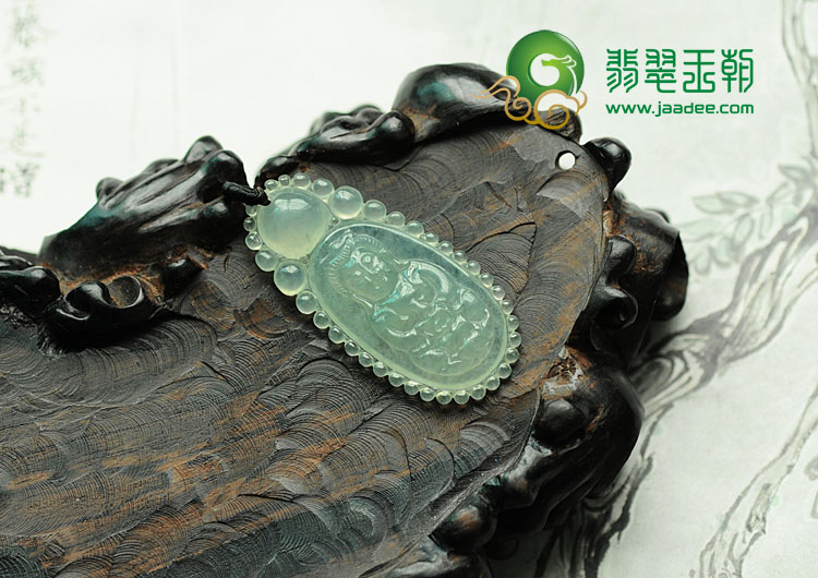 冰种晴水缅甸翡翠慈悲为怀挂件(单价)