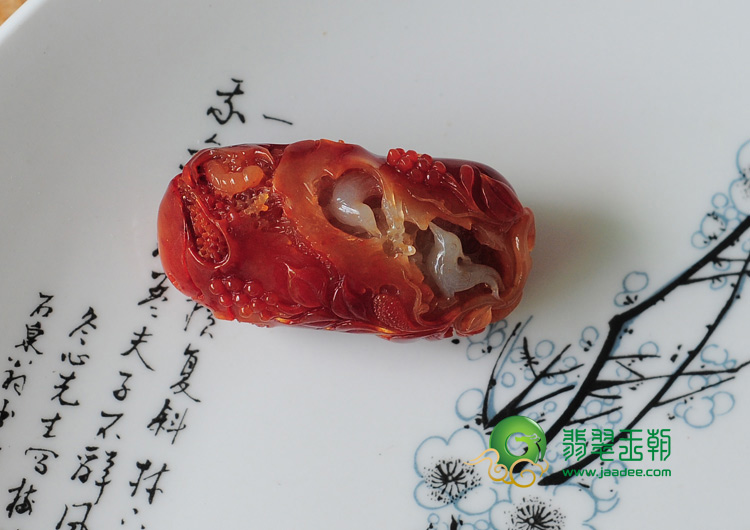 糯冰种红翡喜上眉梢挂件