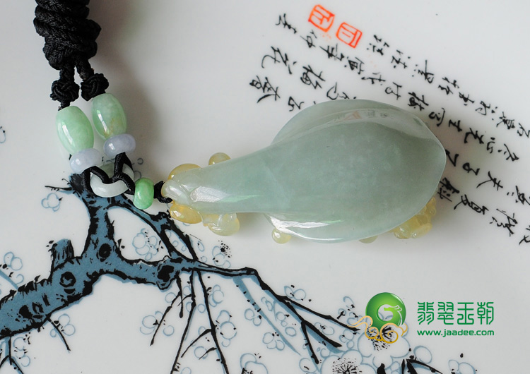 糯冰种晴水黄翡缅甸翡翠玉兰花挂件