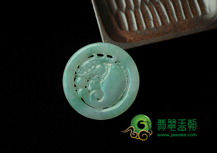 糯冰种飘花缅甸翡翠鱼龙变挂件