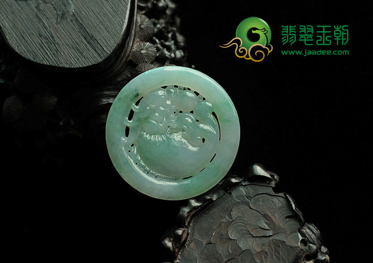 糯冰种飘花缅甸翡翠鱼龙变挂件